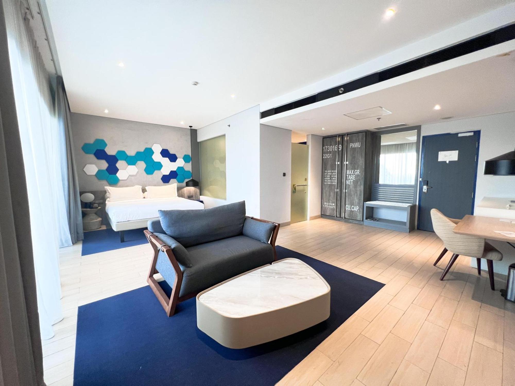 Ibis Styles Batam Nagoya Hotel Buitenkant foto