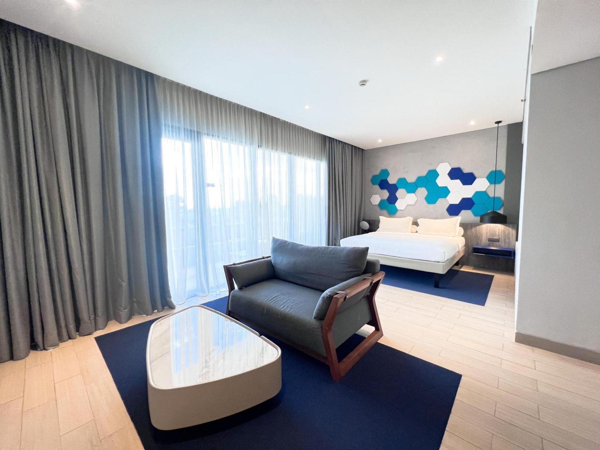 Ibis Styles Batam Nagoya Hotel Buitenkant foto