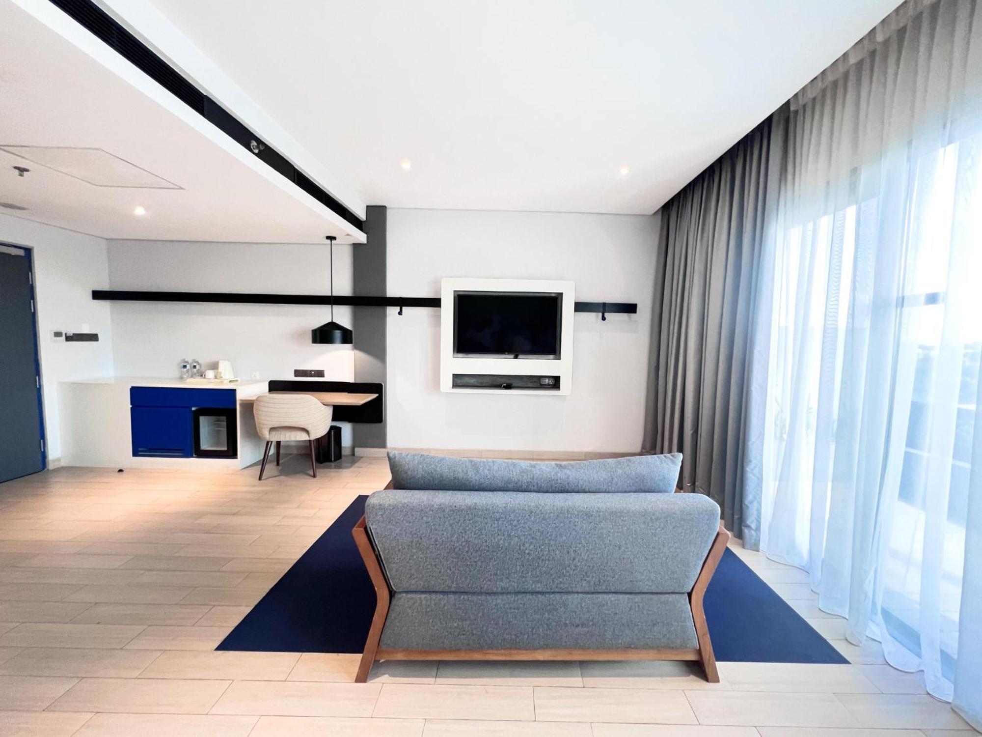 Ibis Styles Batam Nagoya Hotel Buitenkant foto