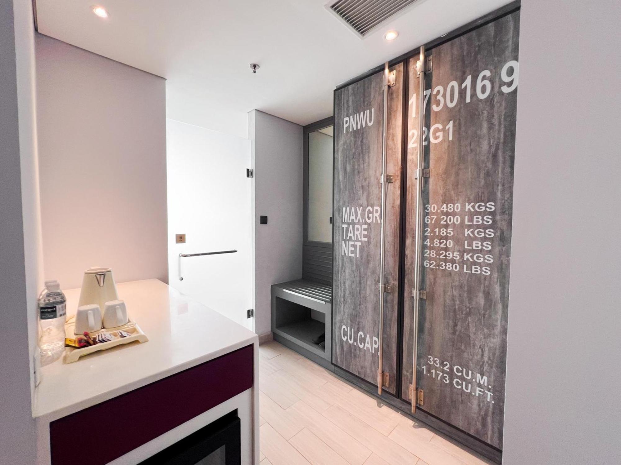 Ibis Styles Batam Nagoya Hotel Buitenkant foto