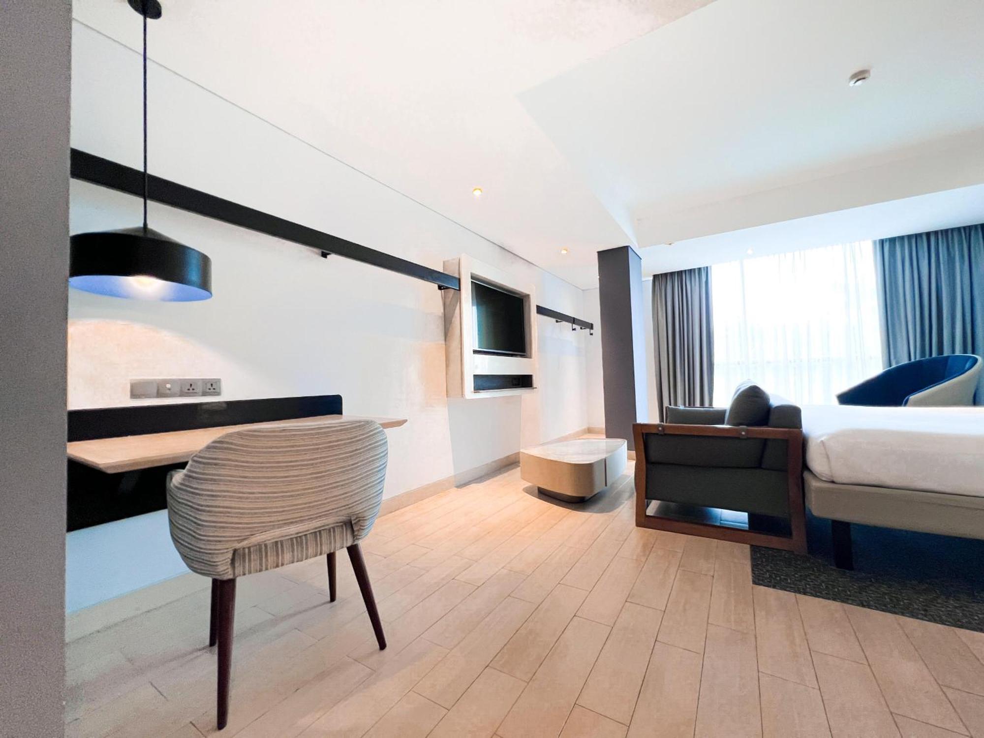 Ibis Styles Batam Nagoya Hotel Buitenkant foto