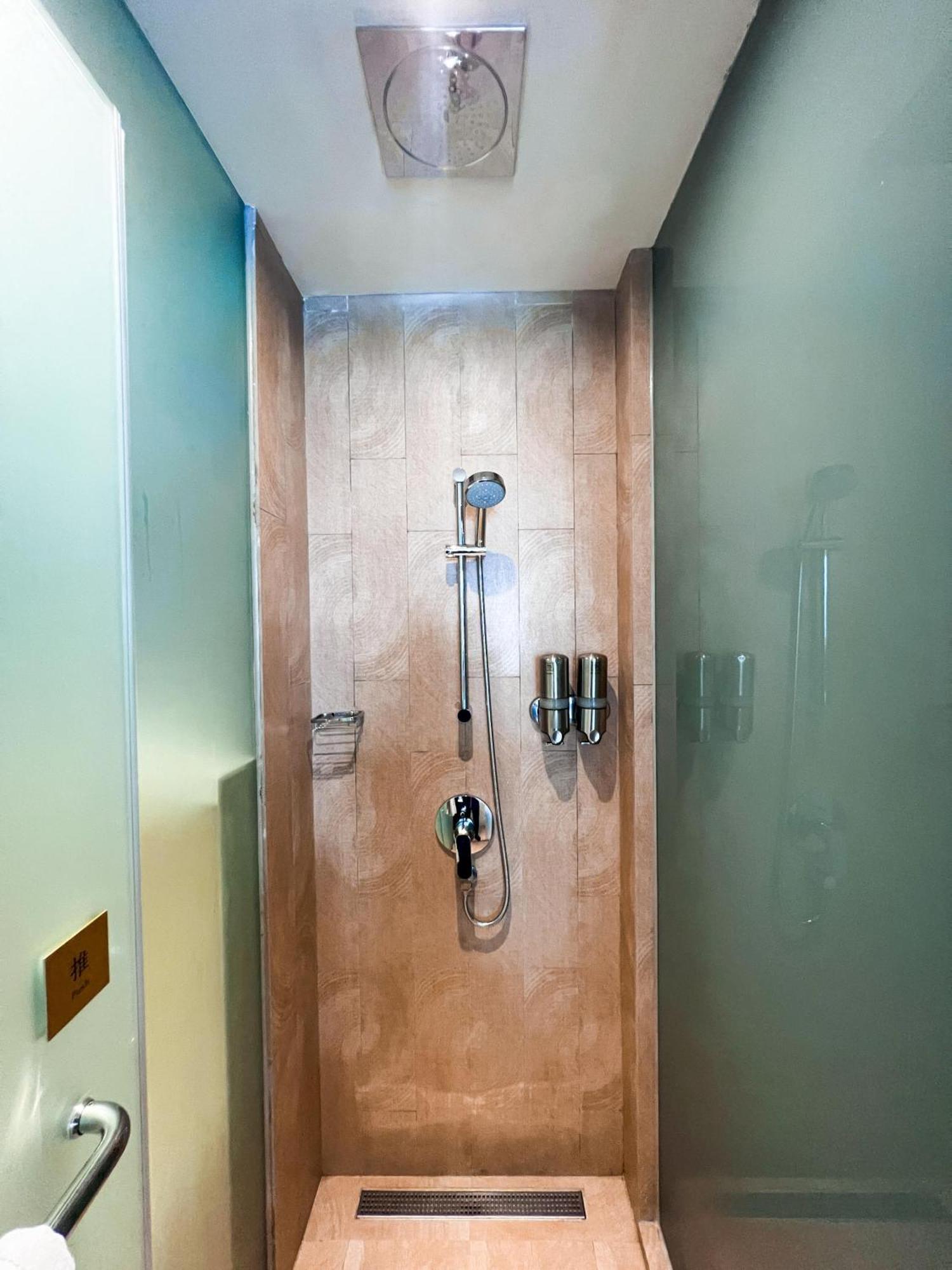 Ibis Styles Batam Nagoya Hotel Buitenkant foto
