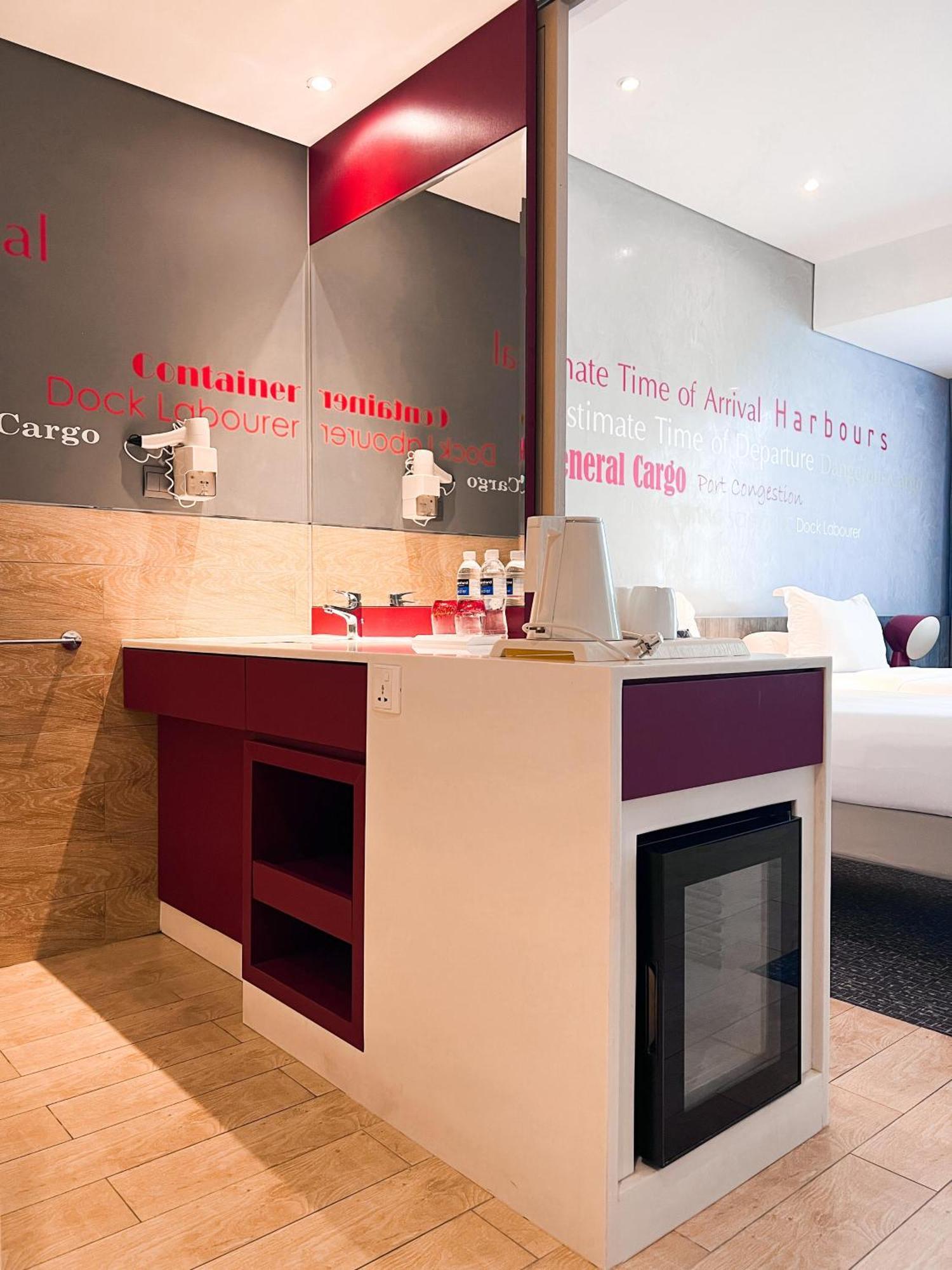 Ibis Styles Batam Nagoya Hotel Buitenkant foto